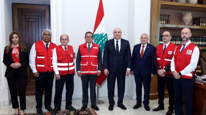 الرئيس عون: إسرائيل تستهدف المدنيين والمسعفين جنوب لبنان وتدعو للضغط الدولي لوقف الانتهاكات