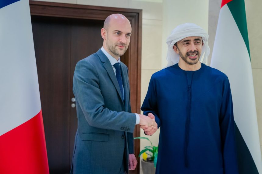 وزير خارجية الإمارات يبحث مع نظيره الفرنسي التطورات الإقليمية وتعزيز الشراكة الاستراتيجية